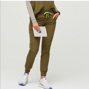 FIGS Scrubs Zamora Jogger Martini Olive Green- M